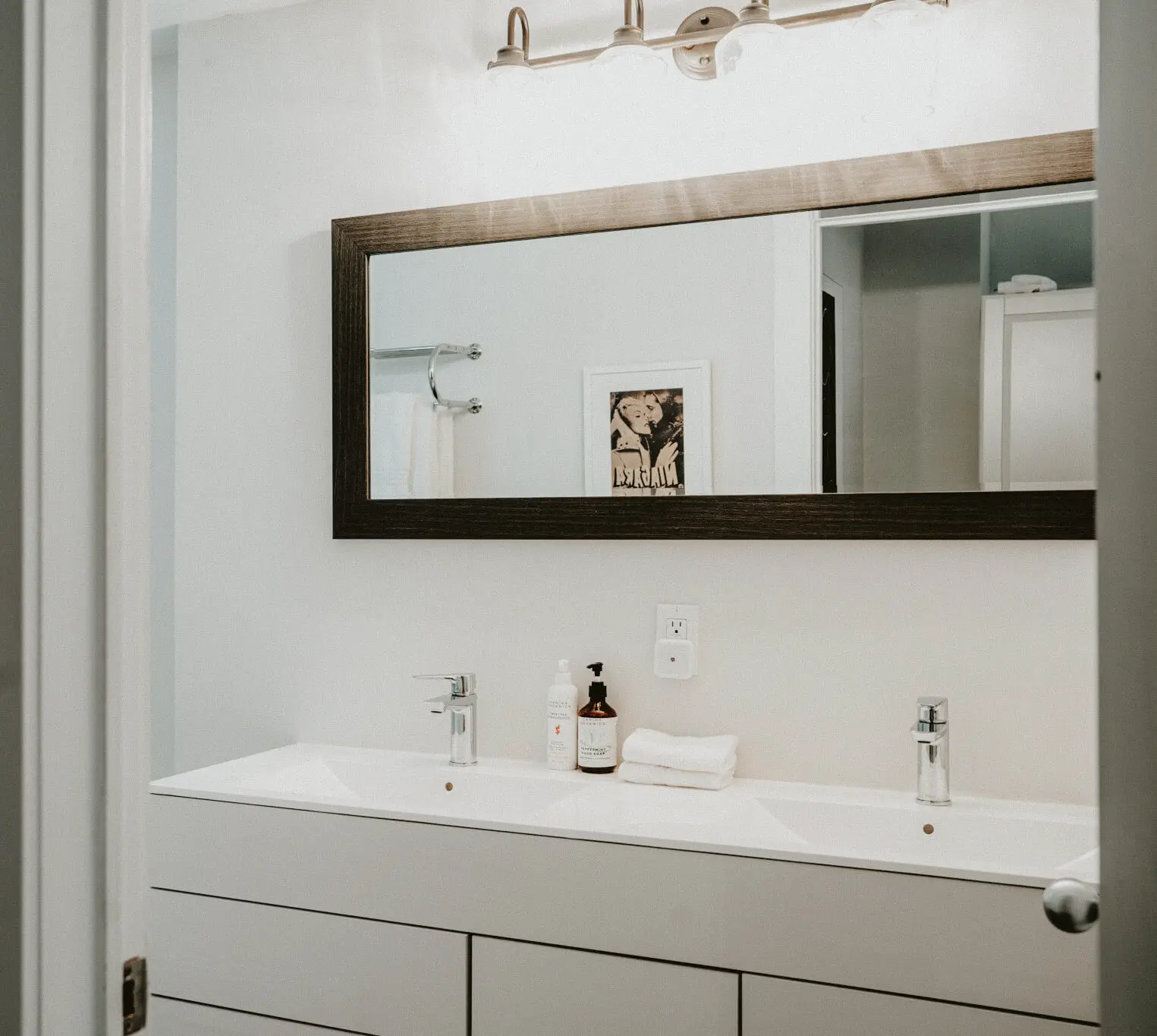 Deluxe King at The Kent Motel