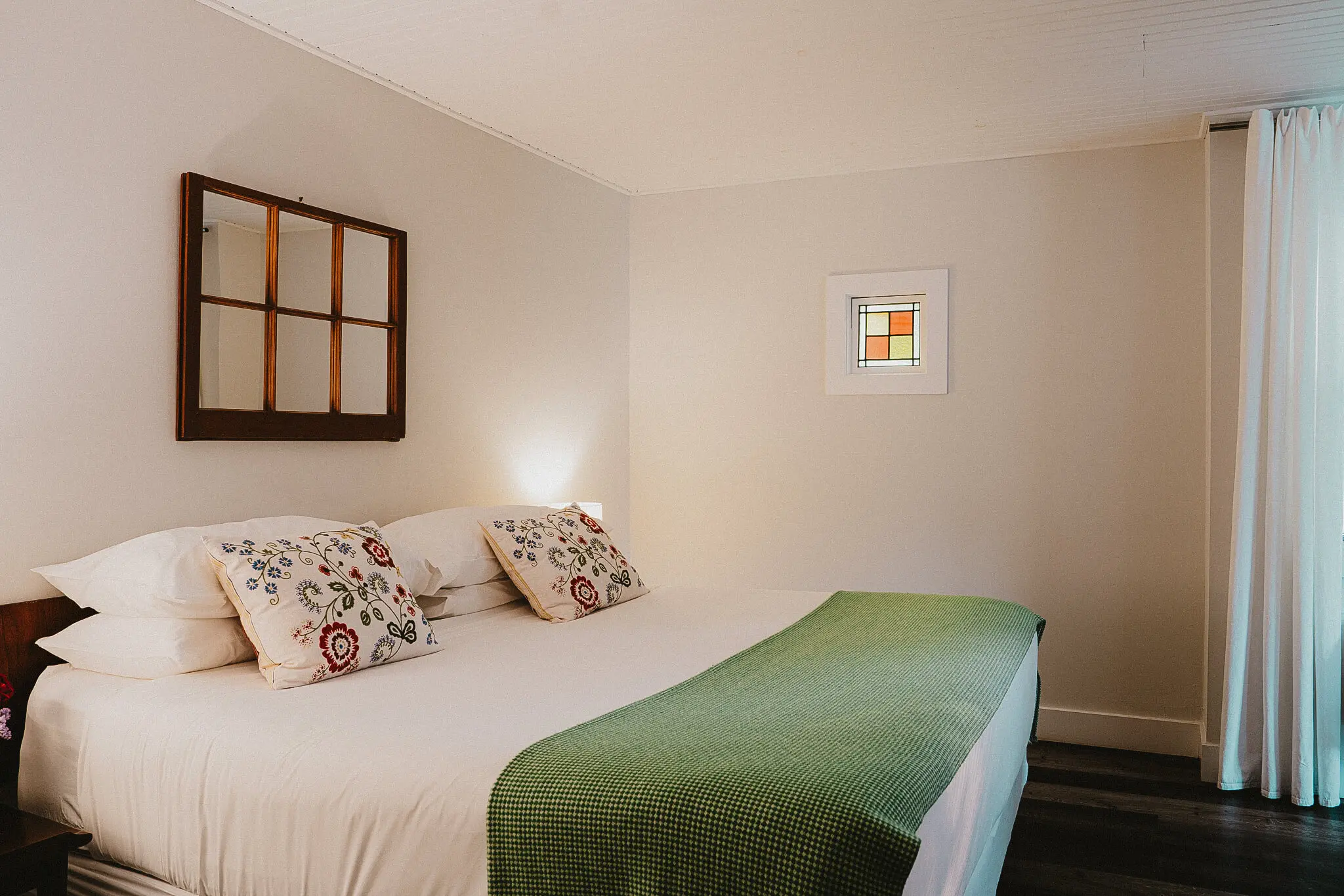 Deluxe King at The Kent Motel