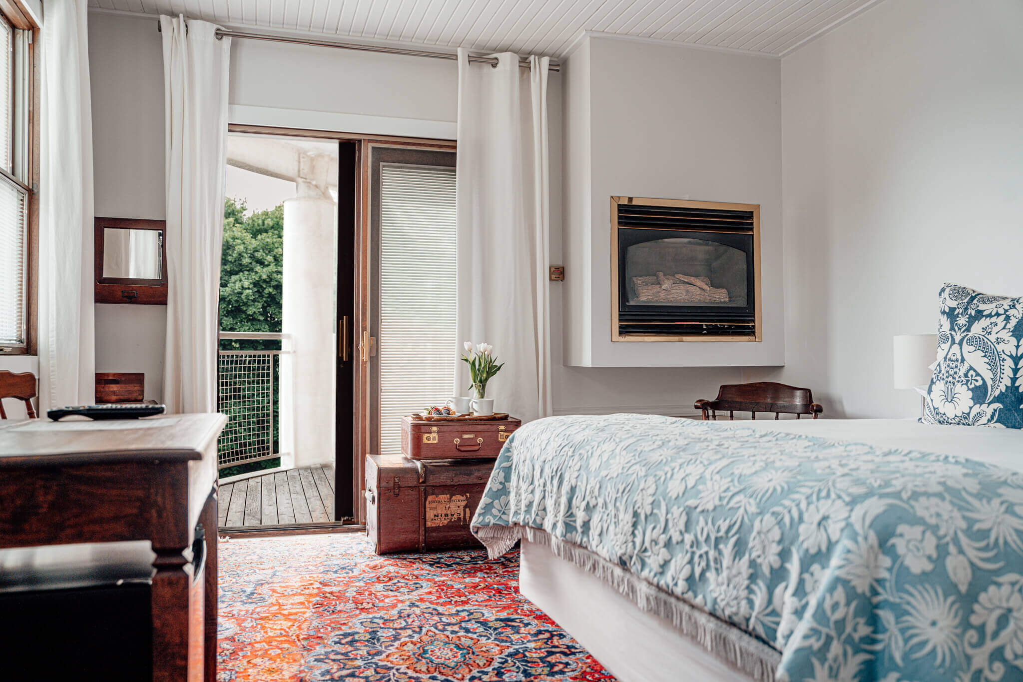 Premium Single Queen room at The Kent Motel
