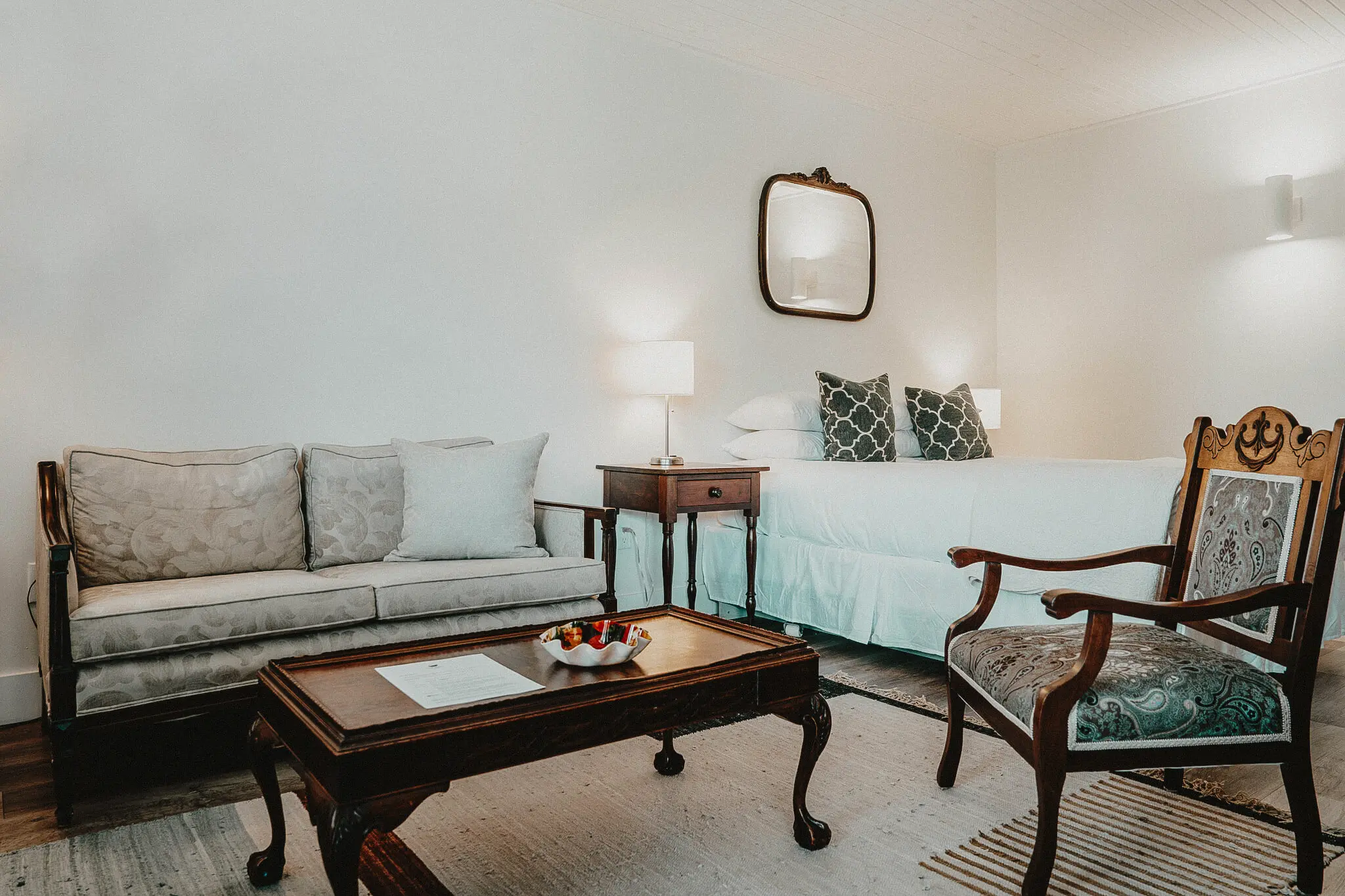 Standard Single Queen at The Kent Motel