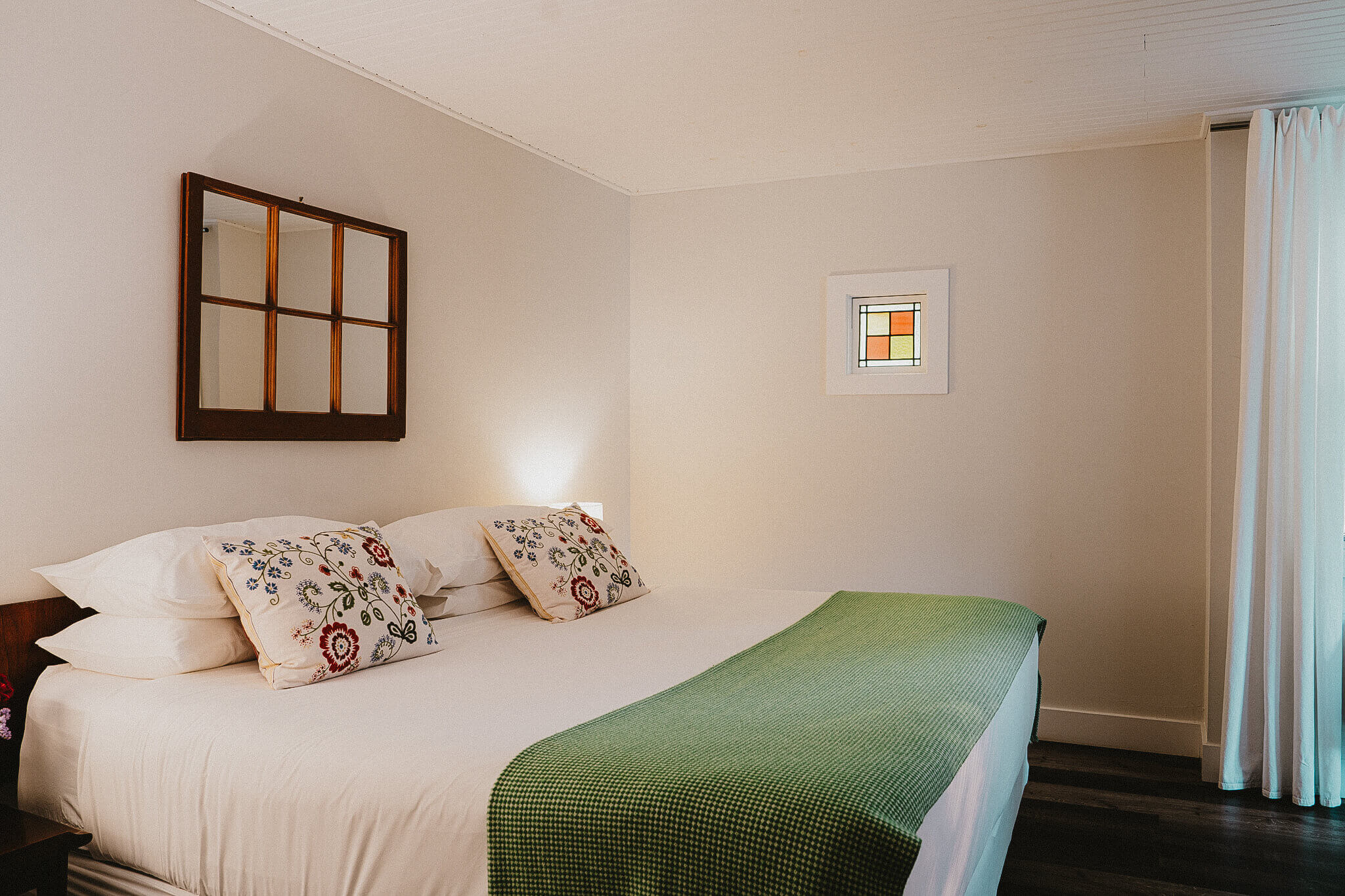Deluxe King at The Kent Motel